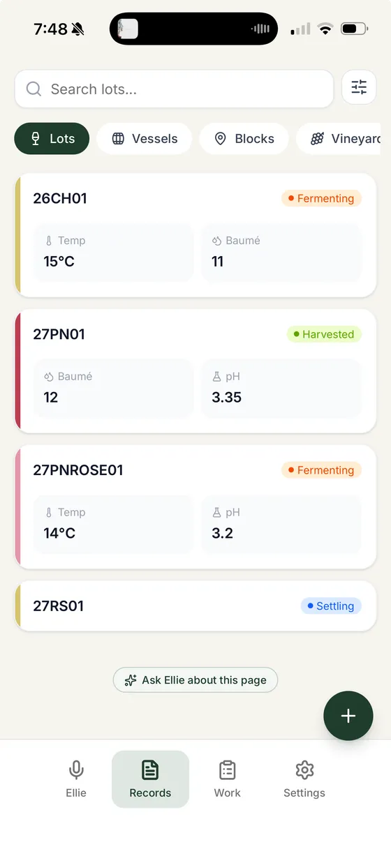 Elevage lot records on an iPhone: 26CH01 fermenting at 15°C and 11 baumé, 27PN01 harvested at 12 baumé and pH 3.35, 27PNROSE01 fermenting at 14°C and pH 3.2, and 27RS01 settling.